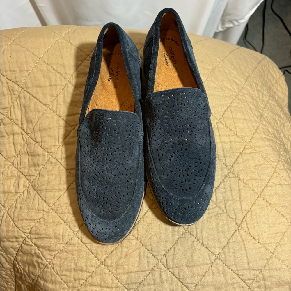 Clarks Blue Suede Shoes- loafers cutout motif size 8 previously owned
